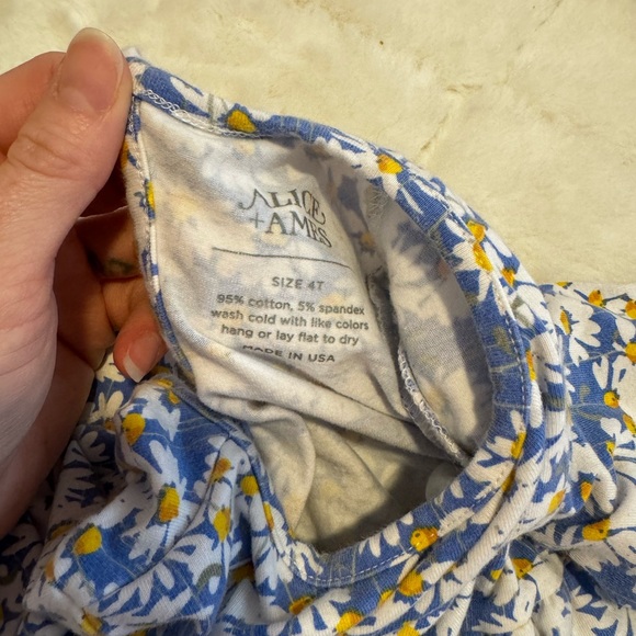 Alice and Ames two piece set - Picture 2 of 2